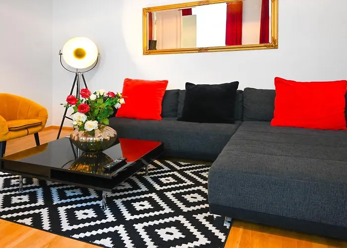 Apartamento Bright 2br For 6 Near Center & Metro U2 *
