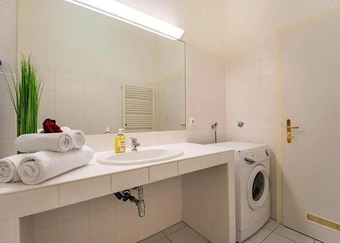 Bright 2br For 6 Near Center & Metro U2