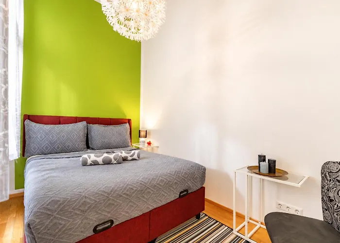 Bright 2br For 6 Near Center & Metro U2