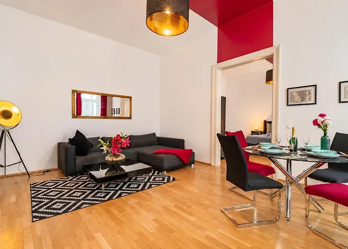 Bright 2br For 6 Near Center & Metro U2 Apartment